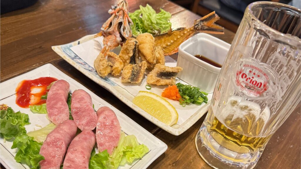居酒屋ご飯。グルクンのから揚げが美味しかった